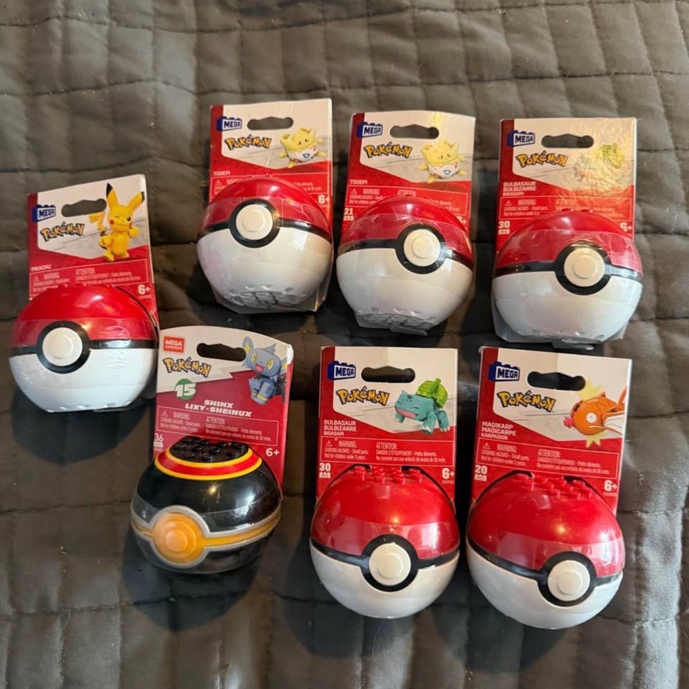 7 Mega Pokemon Construction sets